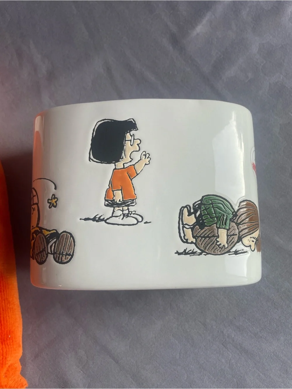 Peanuts Snoopy Ceramic Toothbrush Holder in White with Character Art NWT